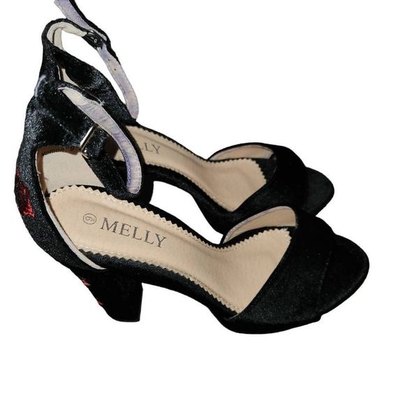 Melly Nottion Black Velvet Embroidered Roses Block Heels Size 9 - Picture 1 of 8